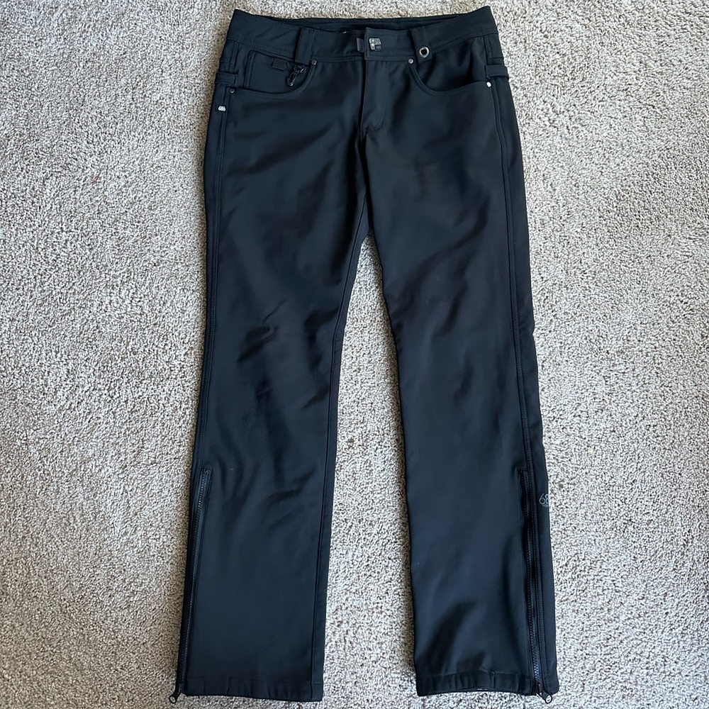 LIKE NEW Women's 686 Snow Pants
